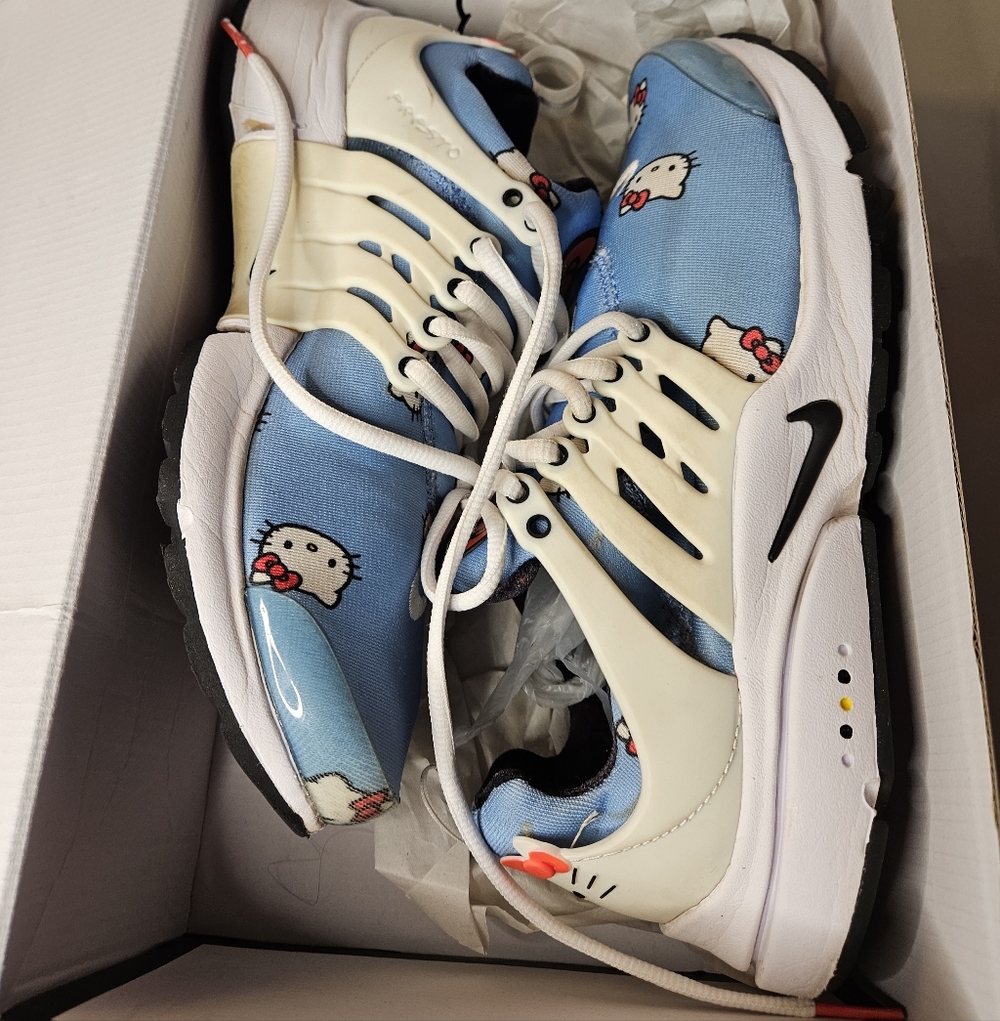 Hello Kitty Size 8w